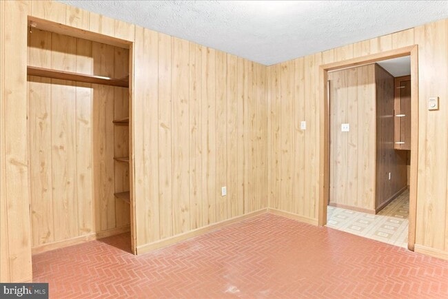 Building Photo - 102 Linwood Ct