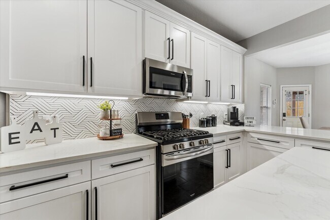 Building Photo - 4318 Raintree Ct