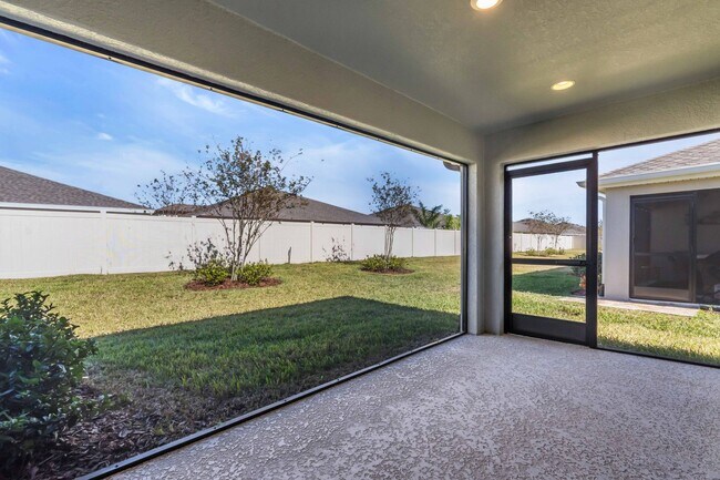 Building Photo - Beautiful Villa, ready to make it your home.