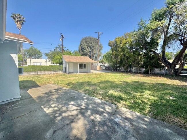 Building Photo - Spacious Pomona Home with Huge Backyard