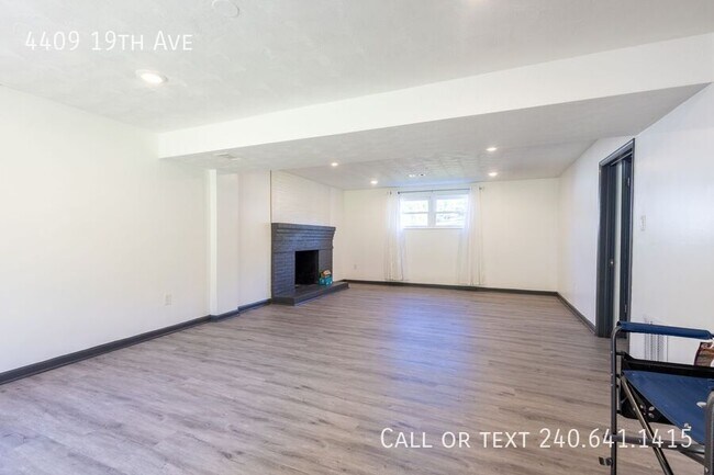Building Photo - 4409 19th Ave