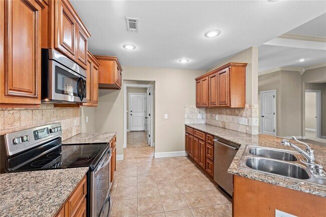 Building Photo - 1604 W Stratton Dr