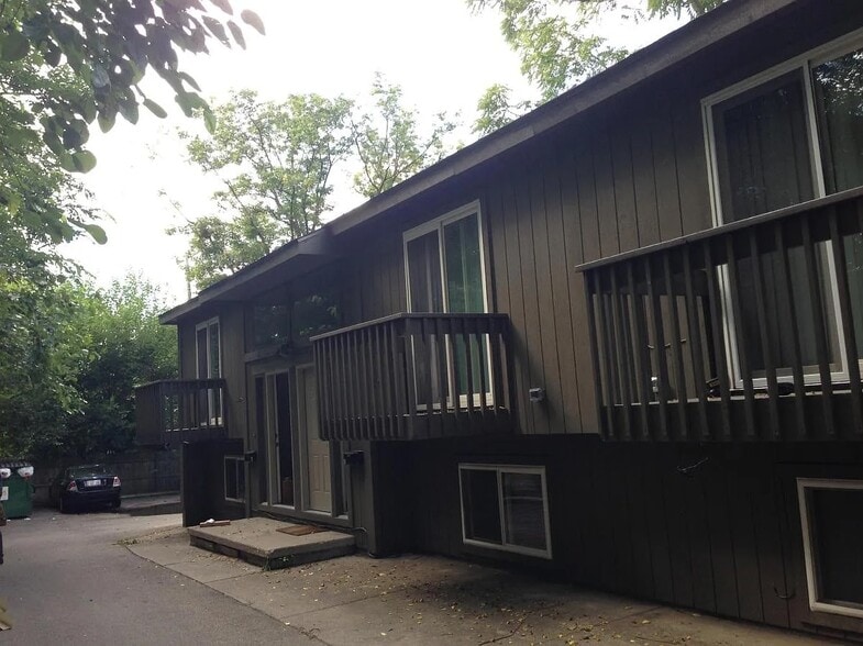 Building Photo - 207 N Summit St