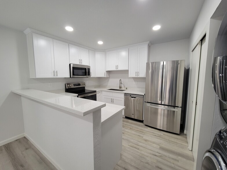 Kitchen - 125 Connemara Way
