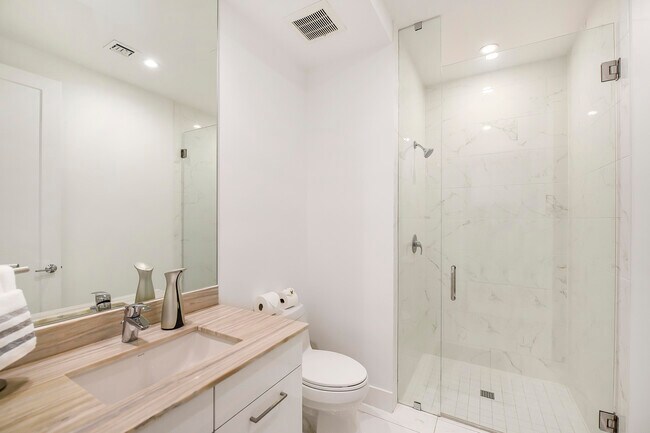 Building Photo - 4030 NW 18th Way