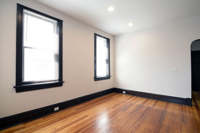 Building Photo - 3449 Iowa Ave