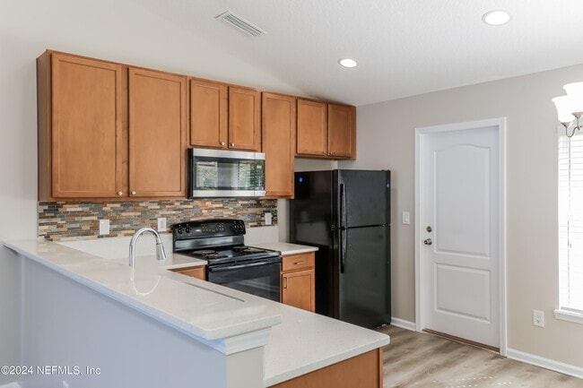 Building Photo - 2308 Bonnie Lakes Dr