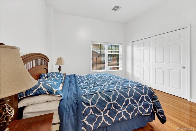 Building Photo - 752 Pelham Rd