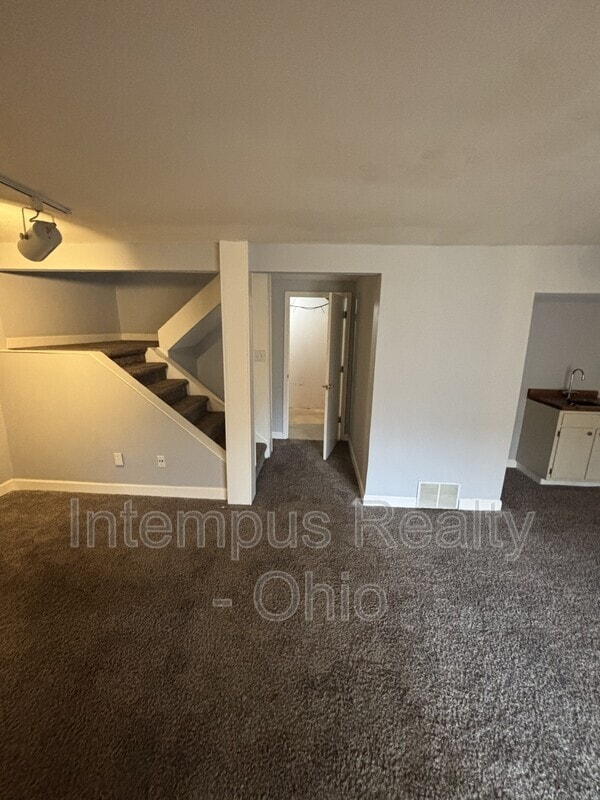 Building Photo - 4994 Wintersong Ln