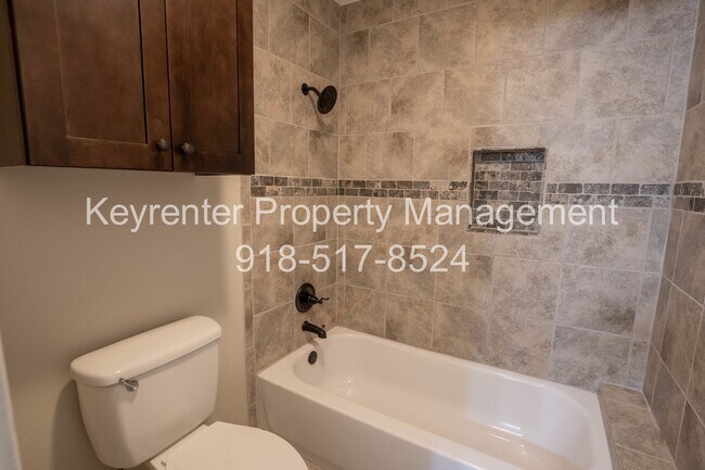 Building Photo - 4 Bed | 3 Bath in Central Tulsa!
