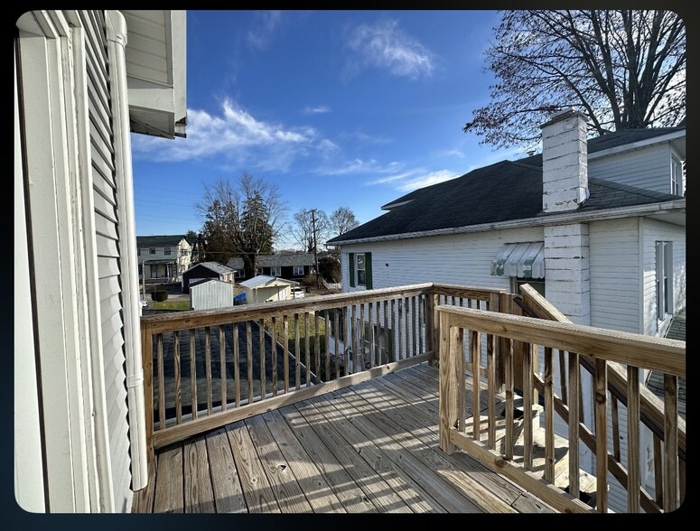 Building Photo - 938 Cherry St