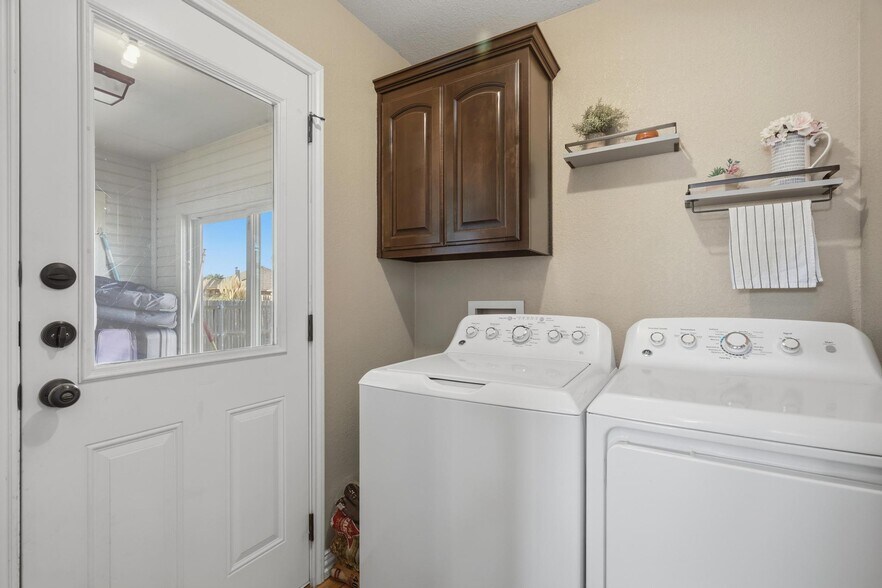 Building Photo - 282 Lollipop Trl