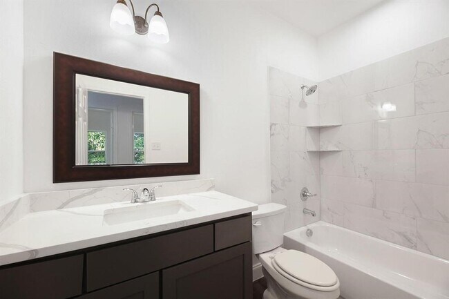 Building Photo - 3720 Washington St