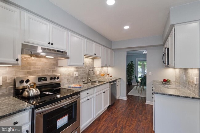 Building Photo - 20300 Thunderhead Way