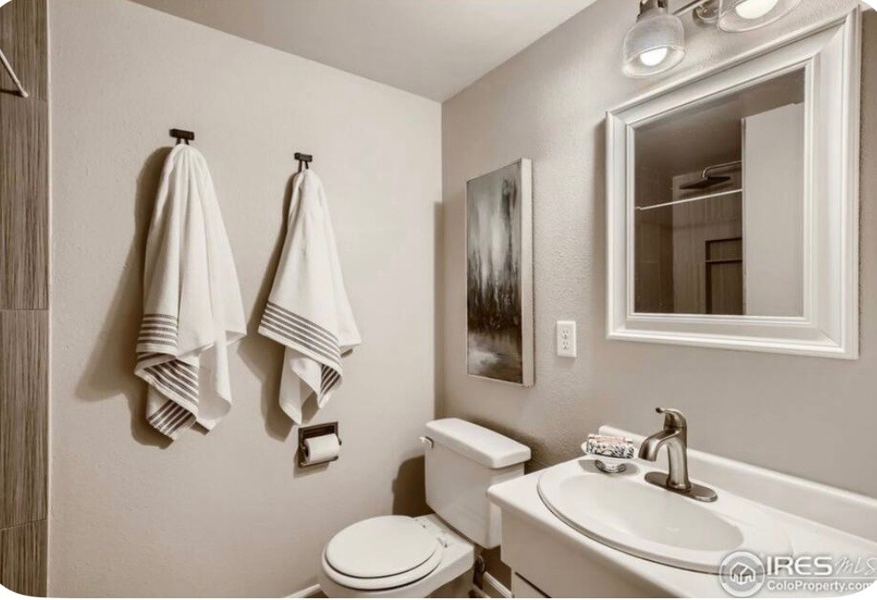 Building Photo - 3850 Paseo del Prado