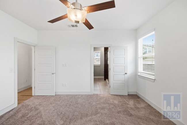 Building Photo - 5901 Rubicon Run