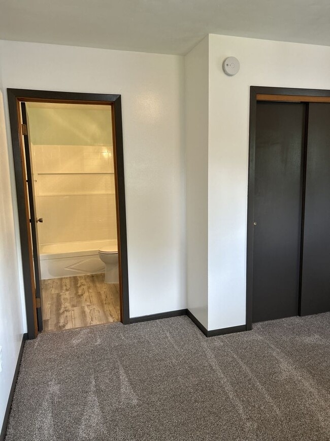 Building Photo - MMA Properties 920