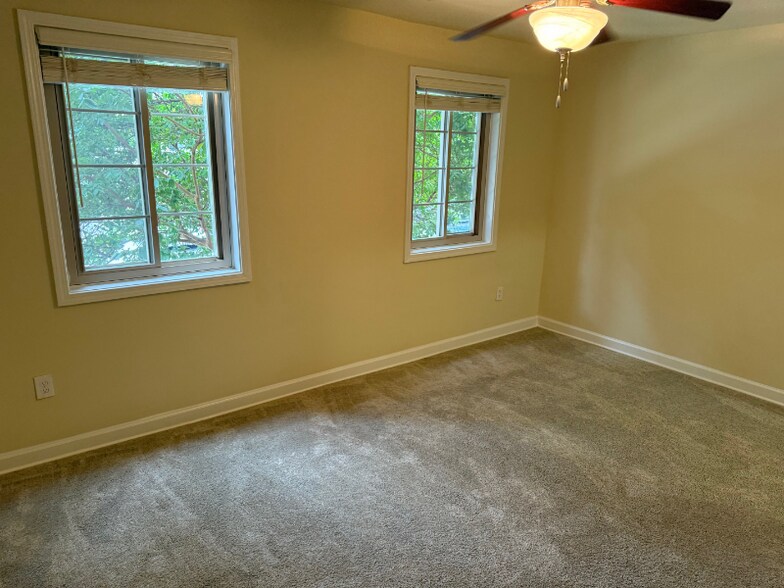 Building Photo - 6493 Frenchmens Dr