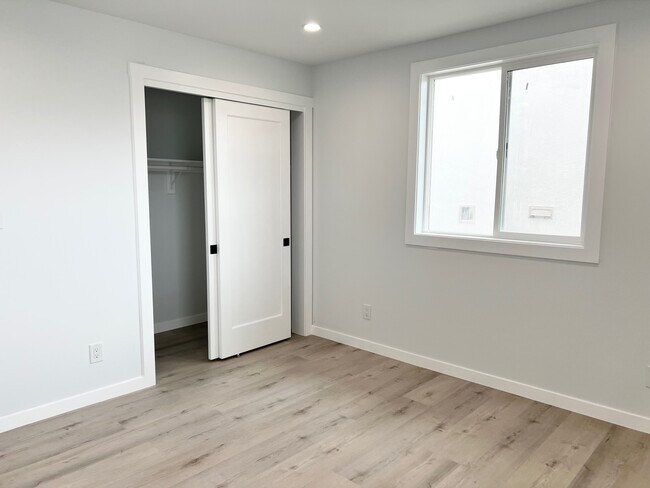 Building Photo - 2 Maywood Ave