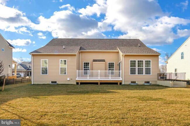 Building Photo - 6308 Savannah Dr