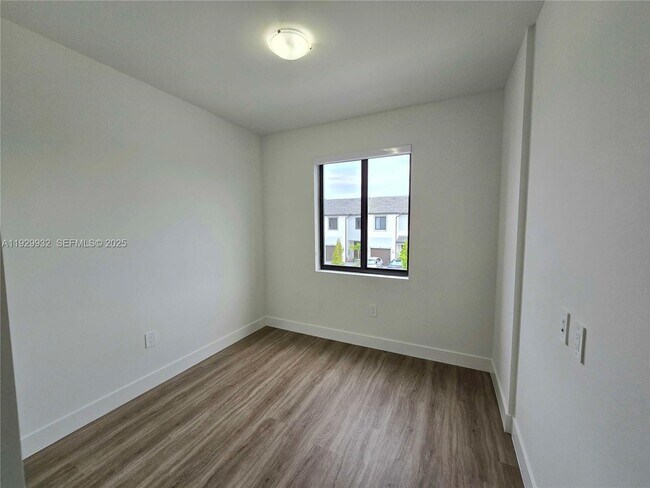 Building Photo - 34526 SW 191st Ave