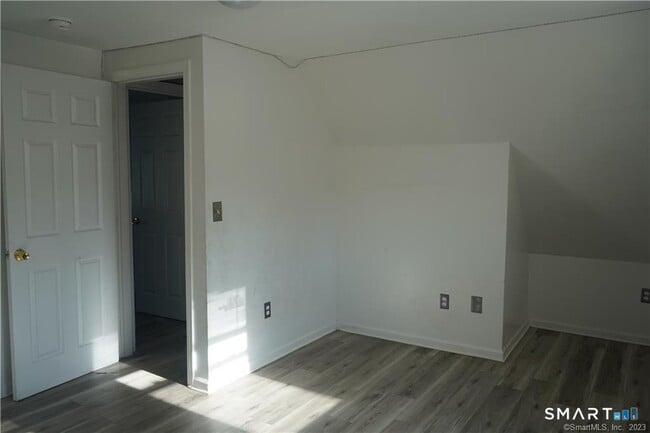 Building Photo - 541 Whalley Ave