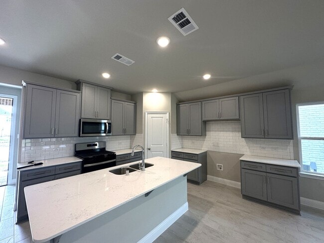 Building Photo - LAGOON Community, like new house.