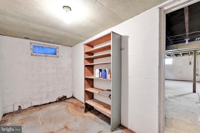 Building Photo - 27 Roselle Ave