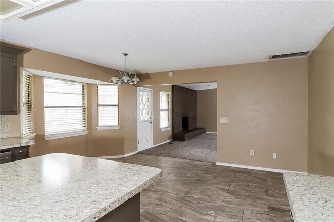 Building Photo - 2013 Bonnycastle Ln