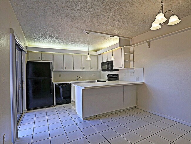 Building Photo - Parkwoods 1556-1
