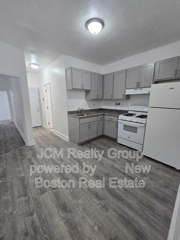 Building Photo - 128 Shawmut St