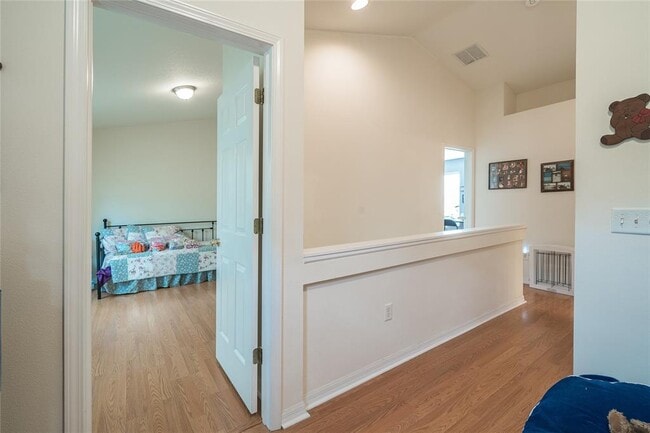 Building Photo - 133 Sawtooth Dr