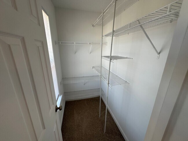 Building Photo - Beautiful 3 bedroom home on over 3/4 acres with huge garage.