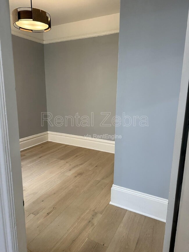 Building Photo - 1604 Jones St