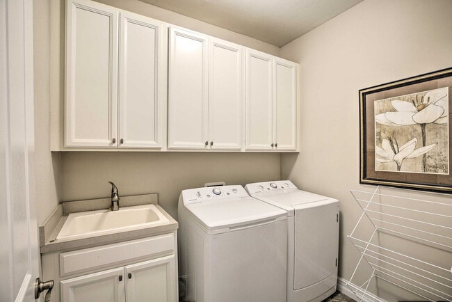 Building Photo - 3943 Ashentree Ct