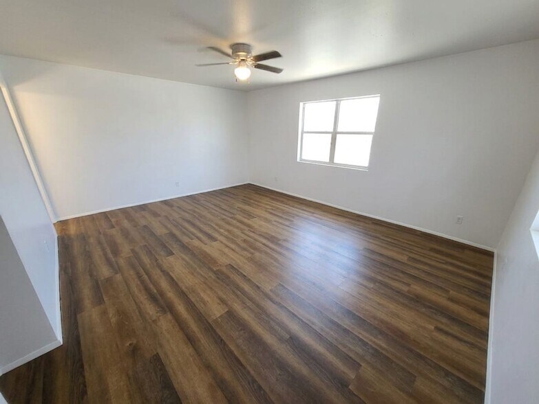 Building Photo - Charming 3BR/2BA House in Lehigh MOVE IN SPECIAL 50% OFF FIRST MONTH RENT!