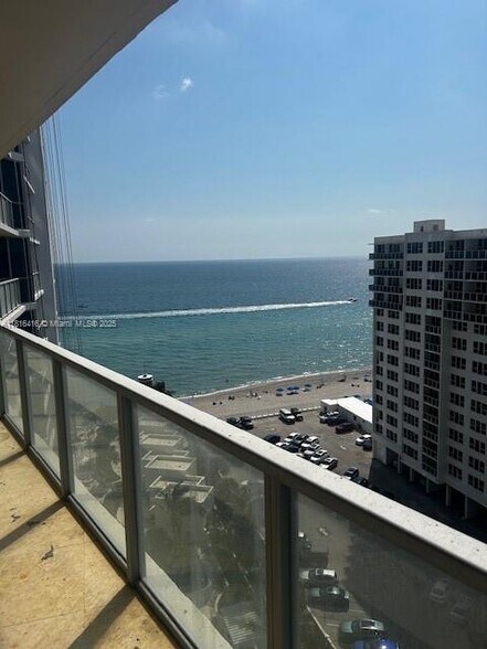 Building Photo - 3101 S Ocean Dr