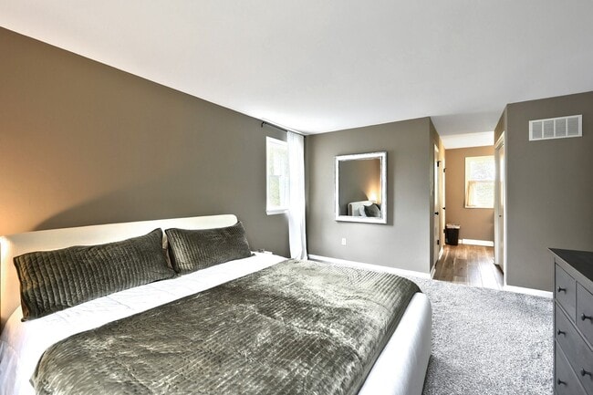 Building Photo - Beautiful Full Home in York