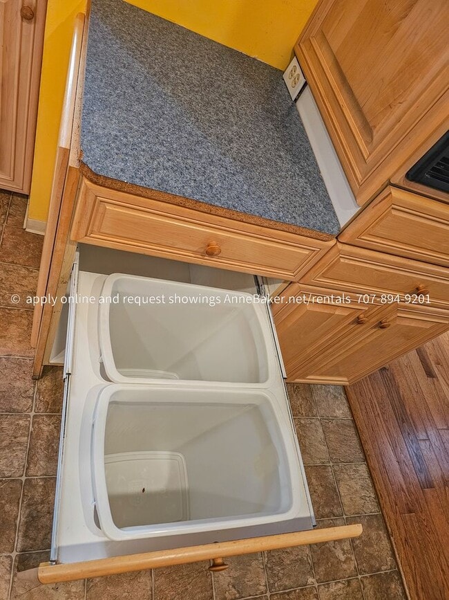 Building Photo - Exquisite Home among the Oak Trees