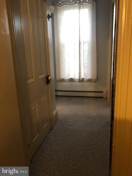 Building Photo - 216 Main St