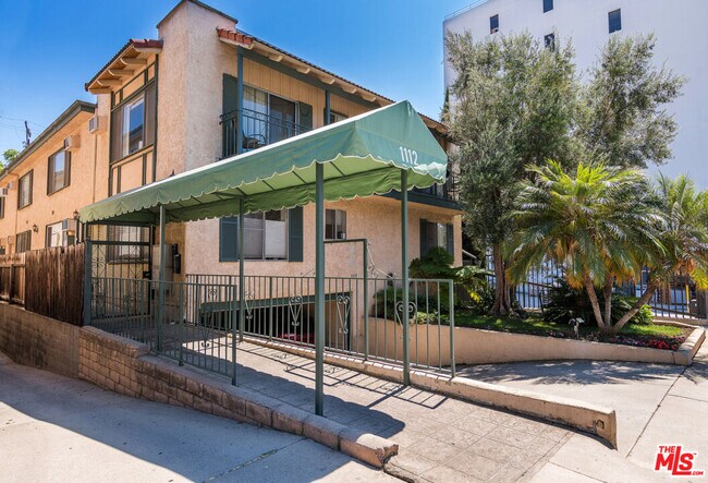 Building Photo - 1112 N Olive Dr