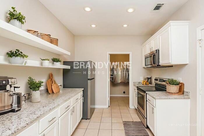 Building Photo - 5933 Houghton Ave