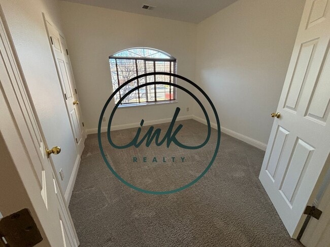 Building Photo - Beautiful home in Carson Valley