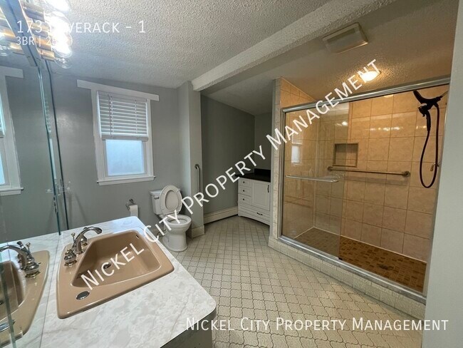 Building Photo - 173 Laverack-1