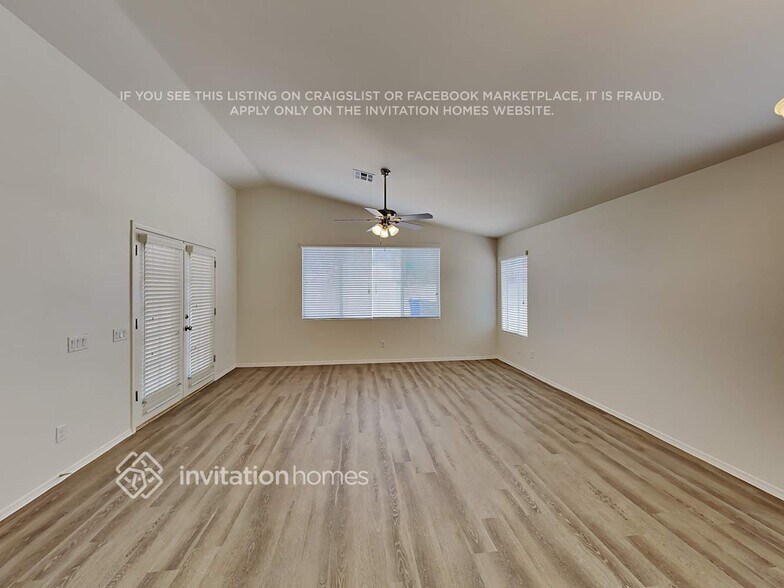 Building Photo - 1003 N Alvaro