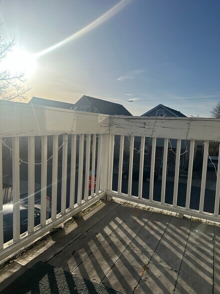 Building Photo - 59 Sunset Rd