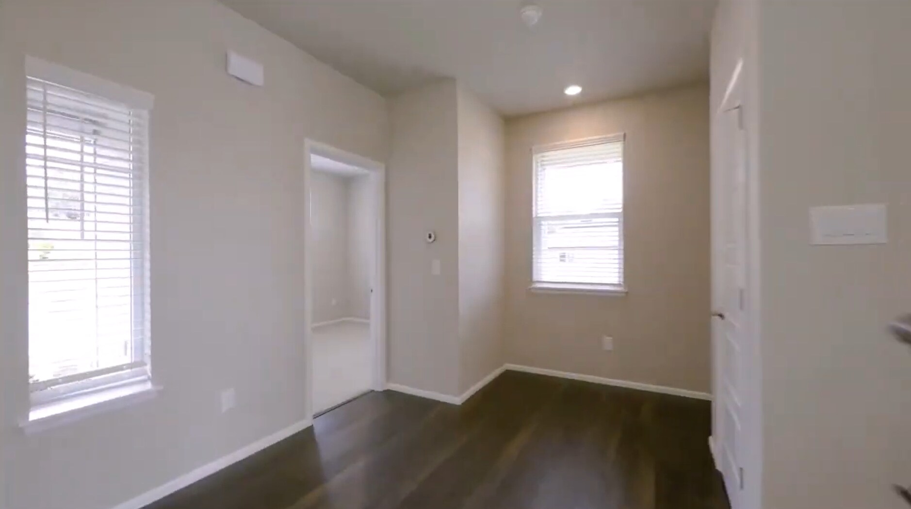 Building Photo - 3909 80th Ave NE