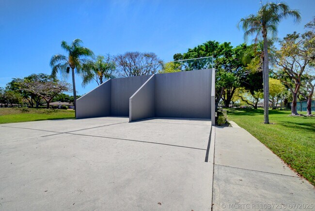 Building Photo - 18756 Schooner Dr