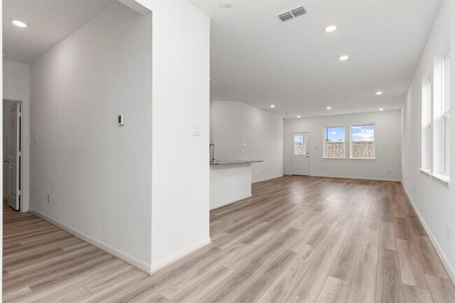 Building Photo - 2723 Serene Palace Ct