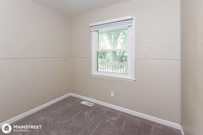 Building Photo - 7403 E 49TH TERR, Kansas City, MO 64129